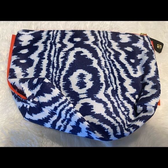 NWOT Bundle of two Estee Lauder cosmetic Bags. - Picture 3 of 14